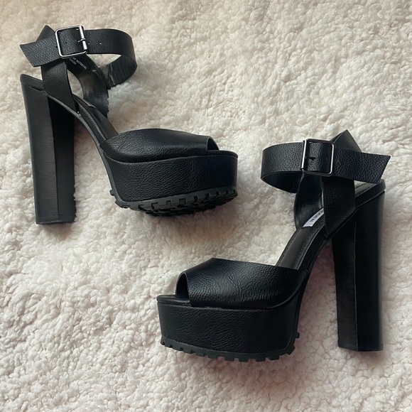 NWT Steve Madden black heels - Picture 2 of 5